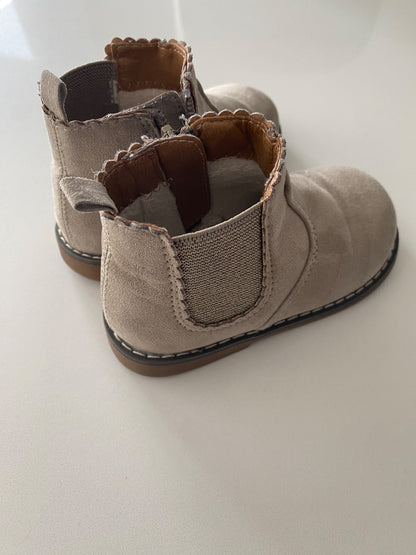 Toddler Boots H&M Size 6, Shoes 6 (Walkers:12-24 mth)