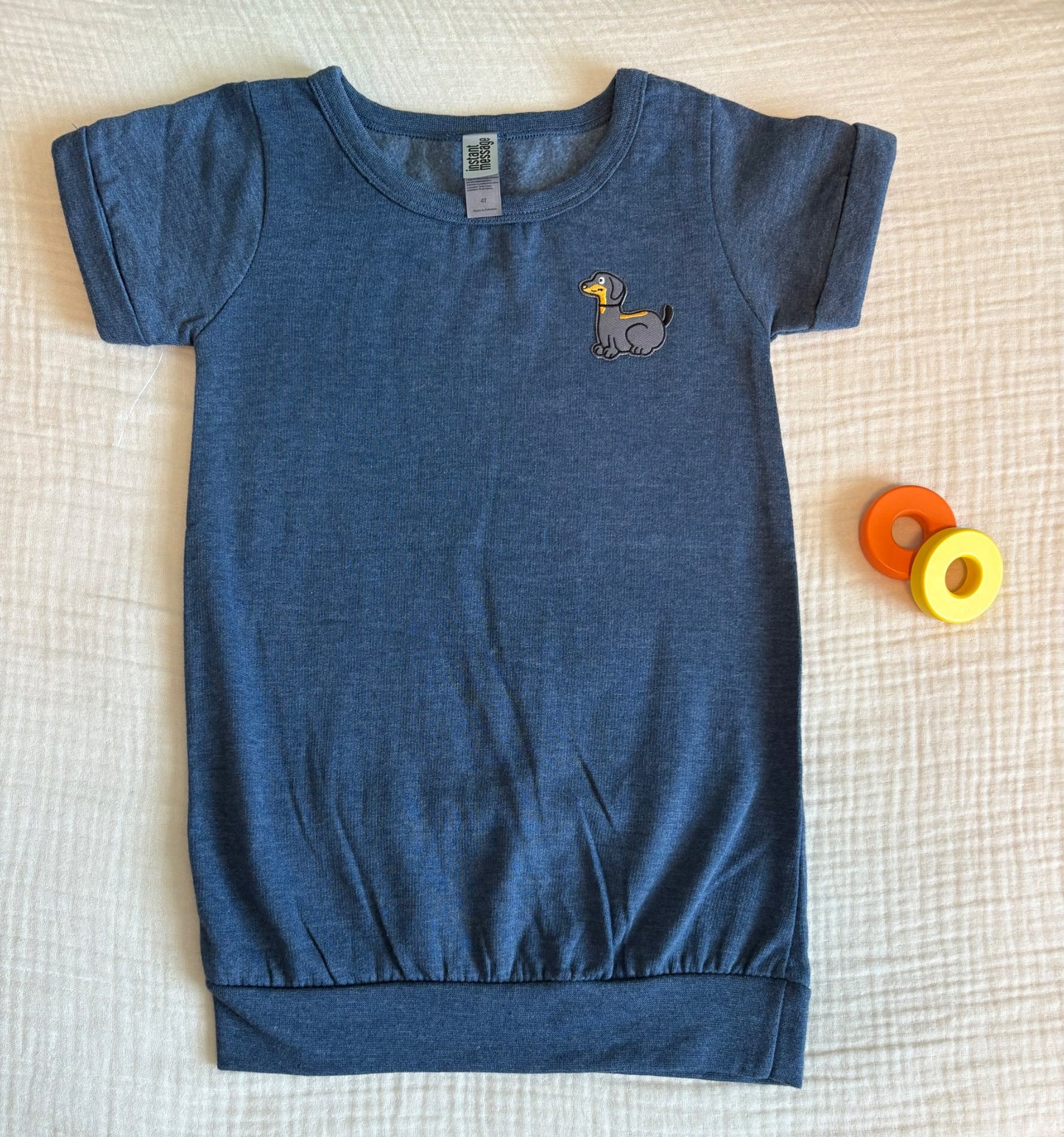 4T Girls Short Sleeved Sweater Dress with Embroidered Dachshund Patch *BNWOT*, Kids 4/4T