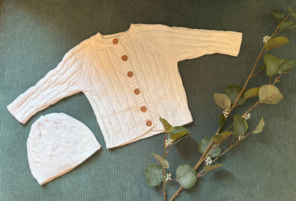 Jake and Jill (Canadian Boutique Line) 6-12 Months Unisex Baby Cable Knit Button-up Sweater and Hat , Kids 9 Month (6-9M)
