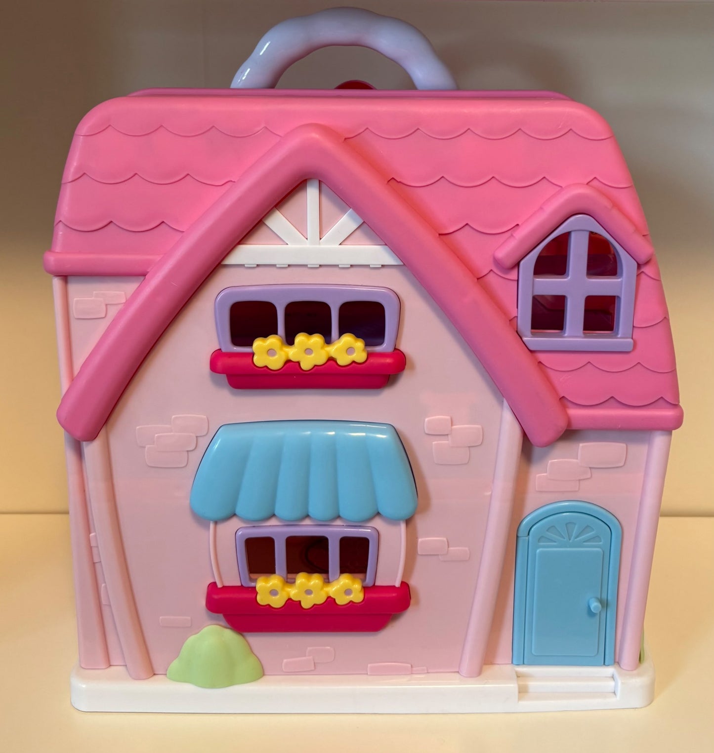 Fold & Carry Cottage Style Dollhouse