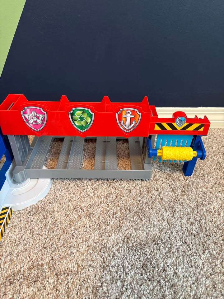 Paw Patrol Big Truck Pups Truck Stop HQ Playset (Purchase Price: $150)