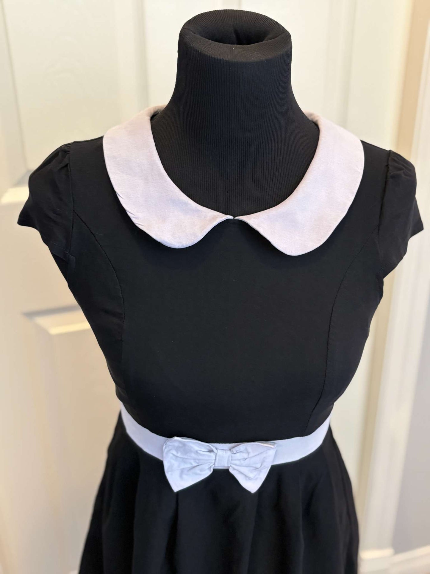 Sourpuss Teen Girl Size Medium Black & White Dress (Purchase Price: $85) , Kids 18