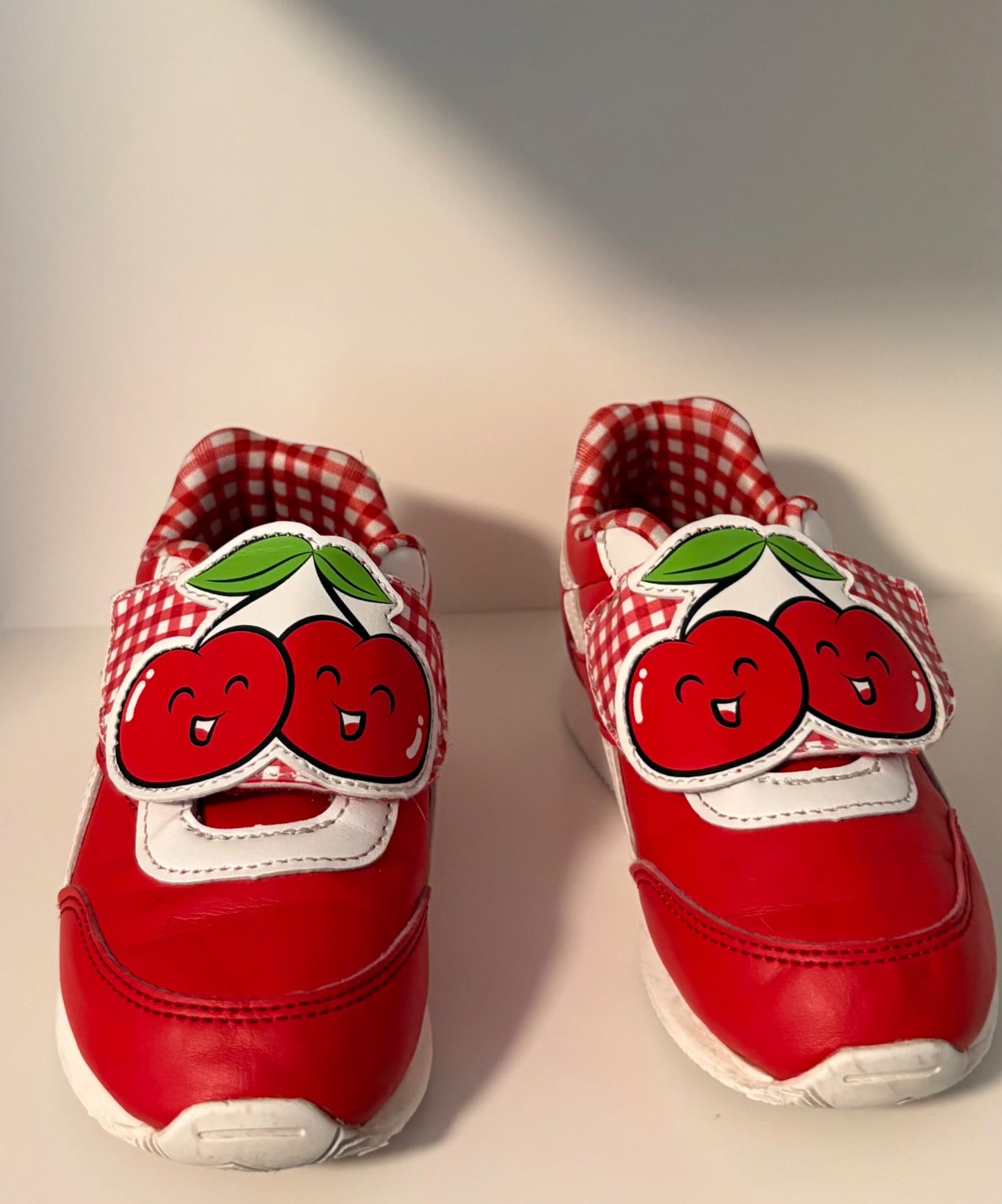 Reebok Toddler Girls Cherry Red Shoes Size 10 (Purchase Price: $49) , Shoes 10 (Toddler:2-4yr)