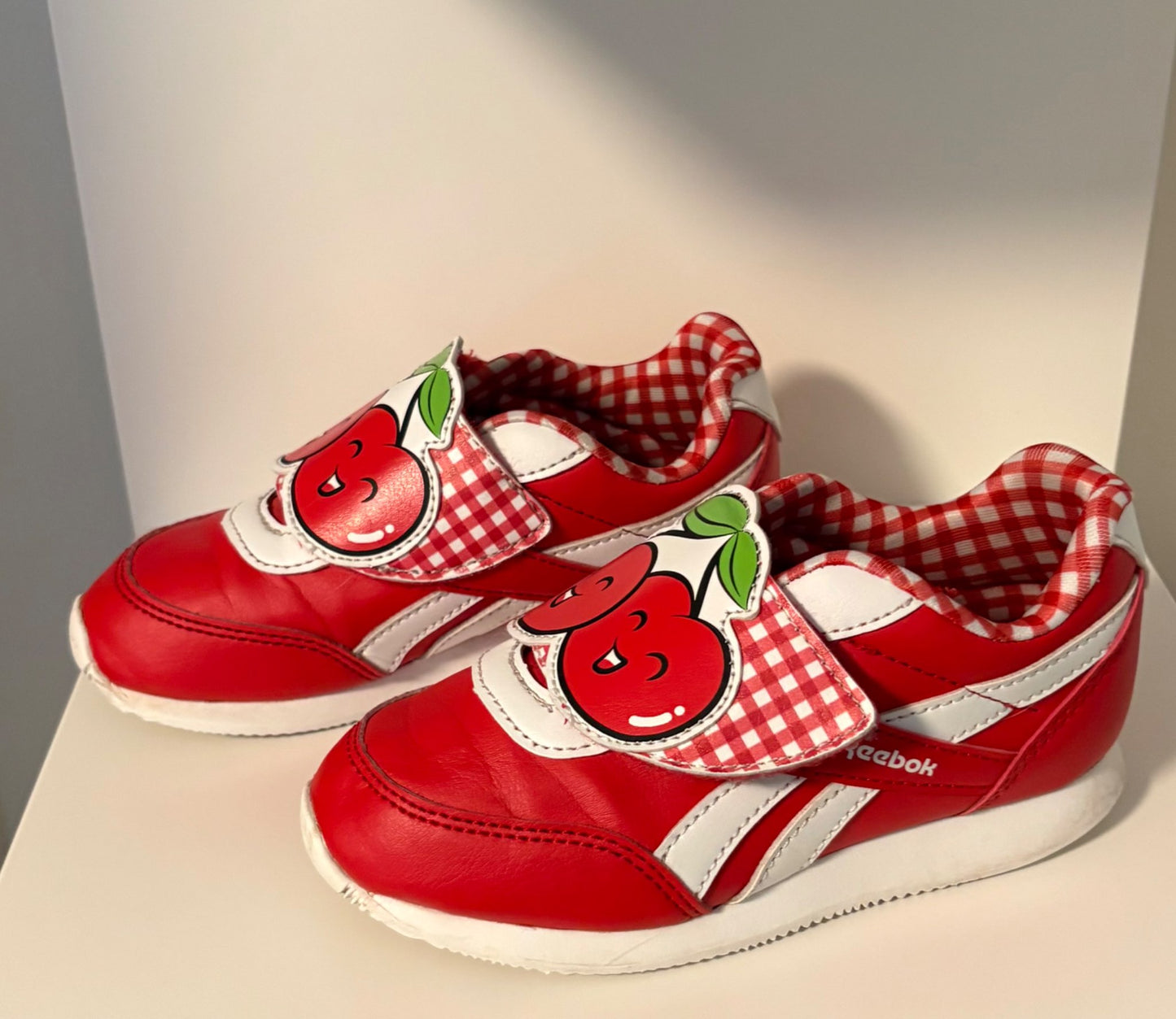 Reebok Toddler Girls Cherry Red Shoes Size 10 (Purchase Price: $49) , Shoes 10 (Toddler:2-4yr)