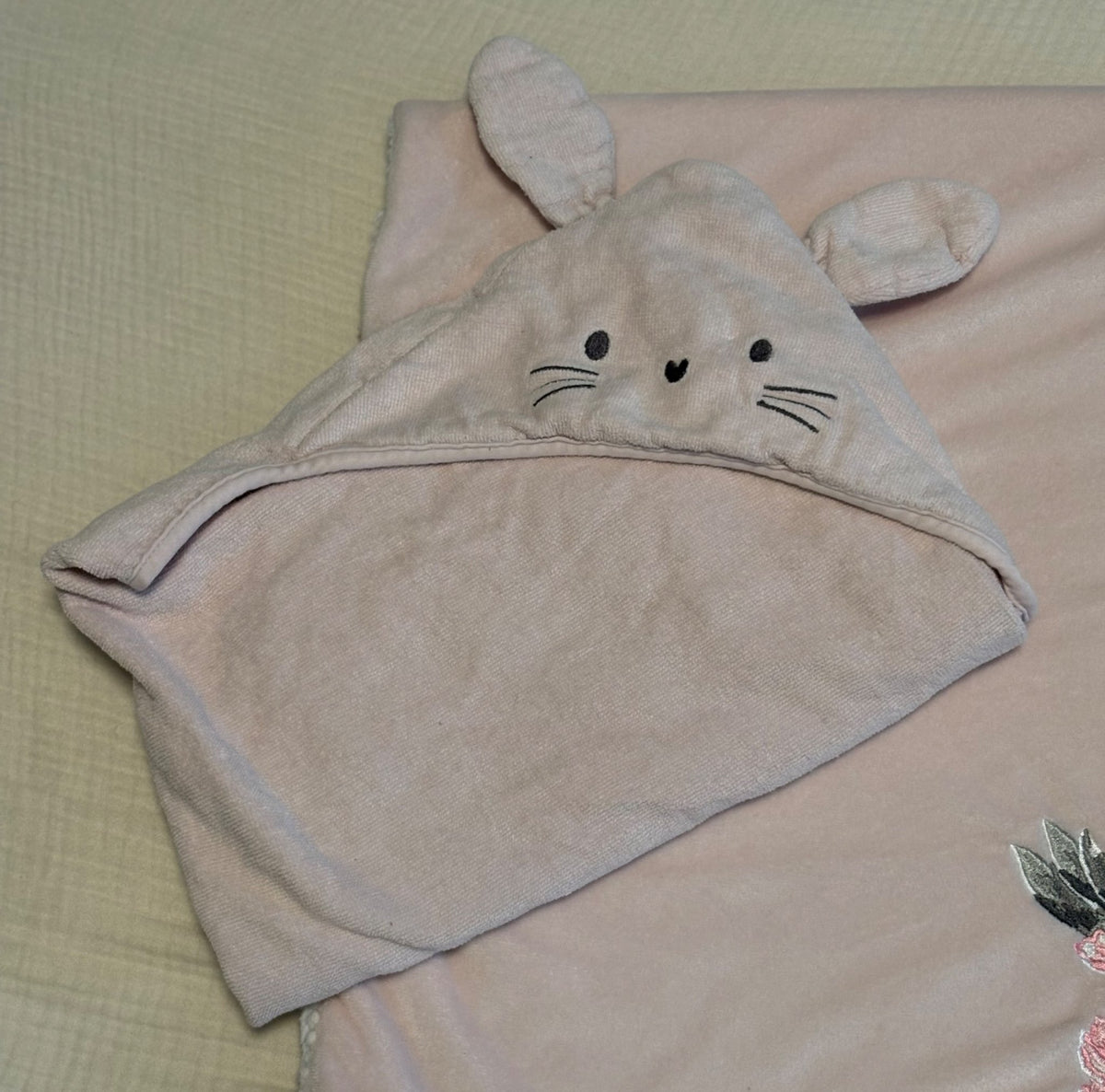 Newborn Bath Time Bundle (Petit Lem & Levtex Baby)