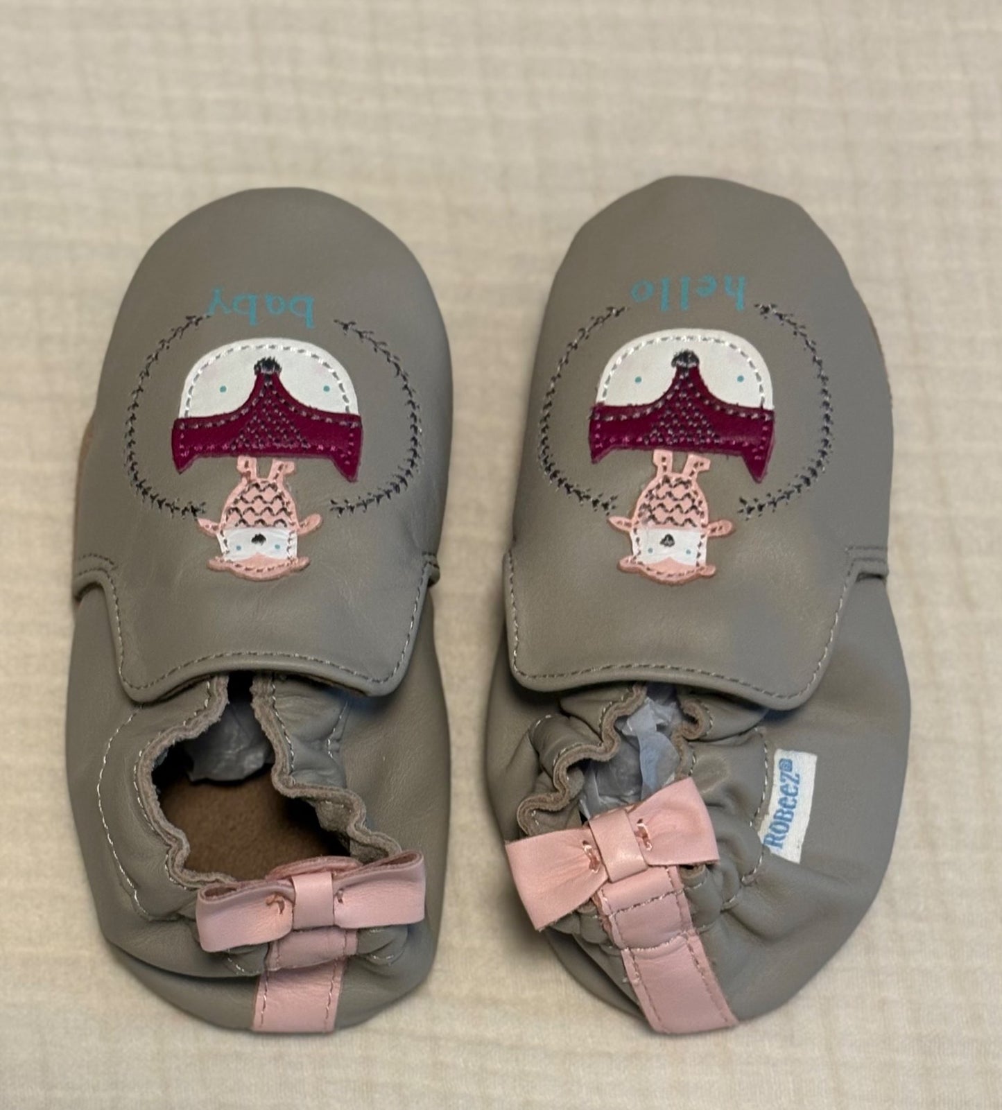 Robeez "Hello Baby" Baby Girl 18-24 Months Slip-on Shoes, Shoes 4.5 (Walkers:12-24 mth)