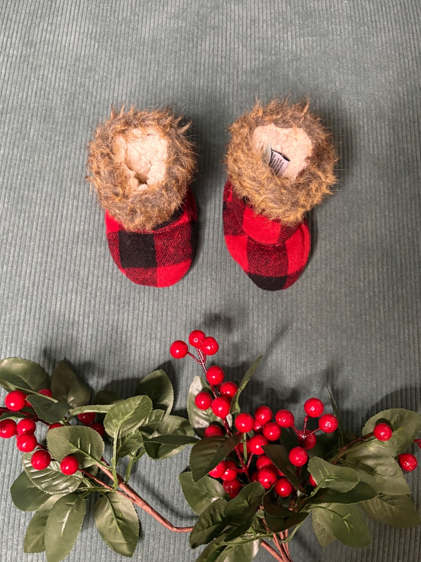 Indigobaby Faux Fur Cabin Slip on Booties Unisex Baby 0-12 Months , Shoes 0 (Baby: 0-12 mth)