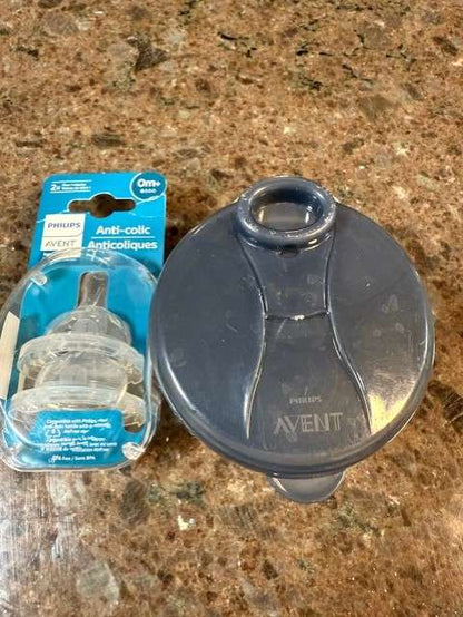 Philips Avent Anti-Colic Baby Bottle Nipple + Philips Avent Formula Powder Dispenser & Snack Cup RETAIL: 20$