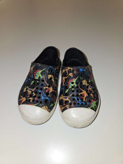 SKECHERS GUZMAN STEPS LIL DINO - RETAIL: 40$, Shoes 5 (Walkers:12-24 mth)