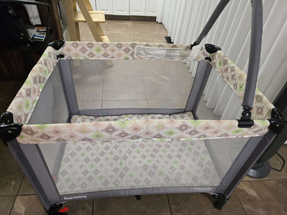 Harmony Play & Go Deluxe Playard, 40" x 28" x 29