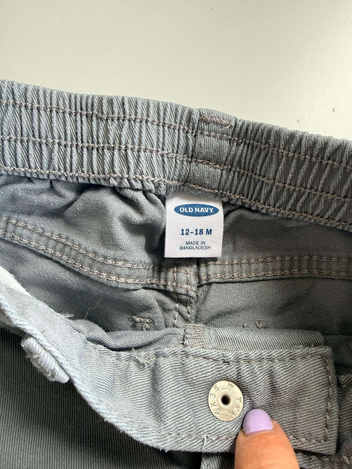 Old Navy + Petit Bateau Outfit :  12-18 Months Unisex Skinny 360° Stretch  Grey Jeans + White Onesie, Kids 18 Month (12-18M)