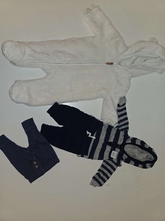 BUNDLE 4 pieces Newborn Clothing Bundle, Kids Newborn
