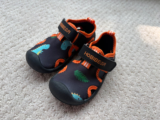 Water shoes - navy with dinosaurs , size 21 (equivalent to size 6) , Shoes 6 (Walkers:12-24 mth)
