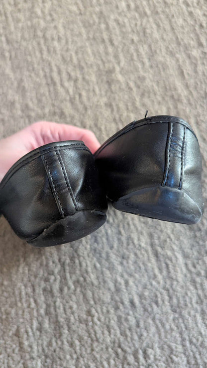Black dress shoes - Size 2, Shoes 2 (Kids:4-8yr)