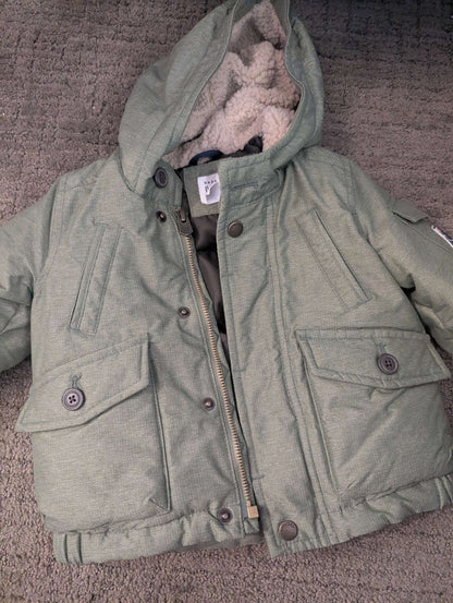 Baby Gap winter coat , Kids 12 Month (9-12M)
