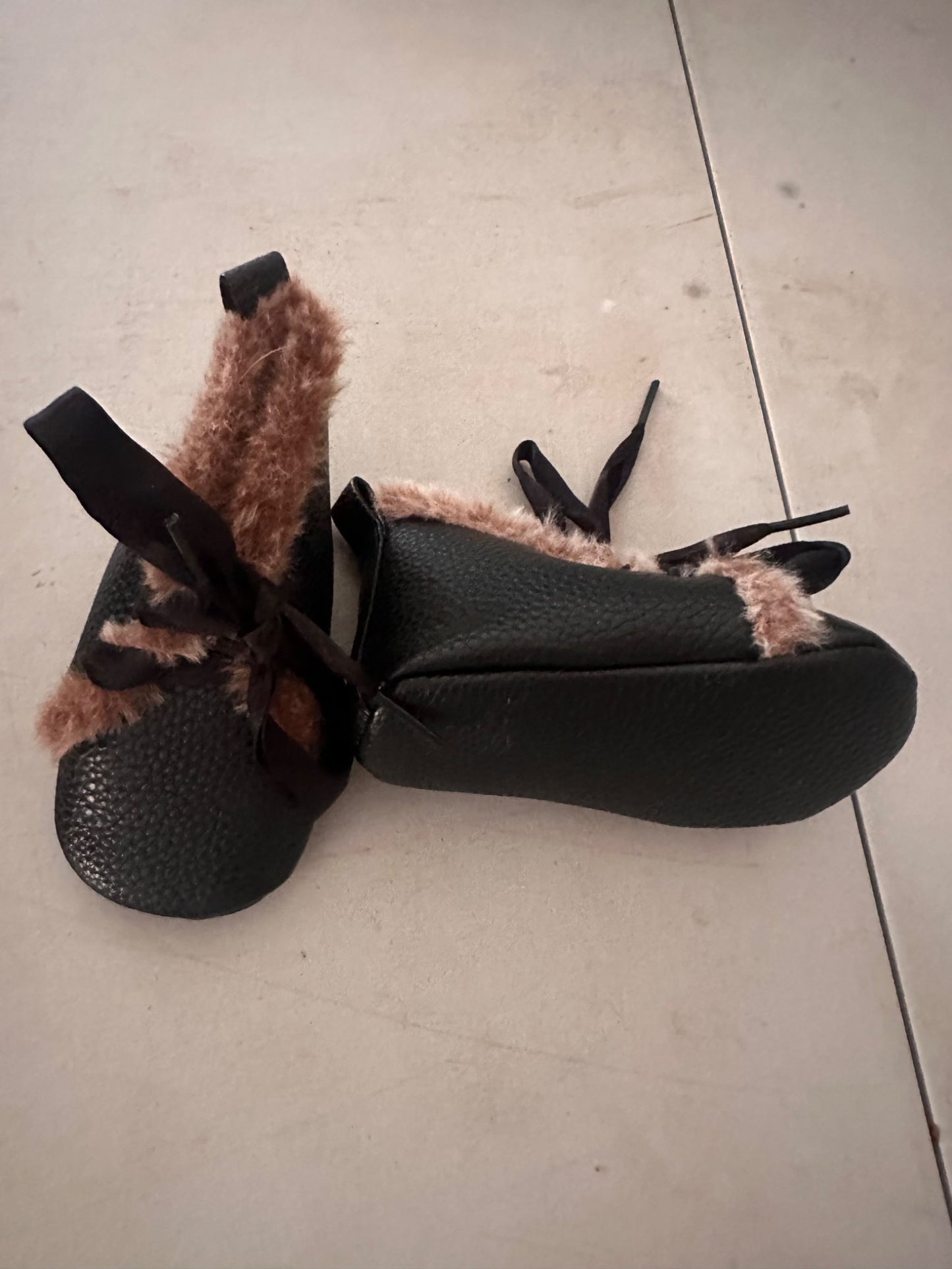 Adorable baby boots size 2, Shoes 2 (Baby: 0-12 mth)