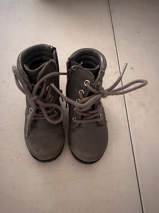 Zip up boots size 4, Shoes 4 (Baby: 0-12 mth)