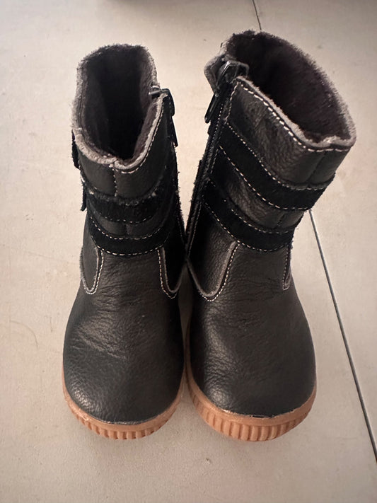 Zip up boots size 5, Shoes 5 (Walkers:12-24 mth)