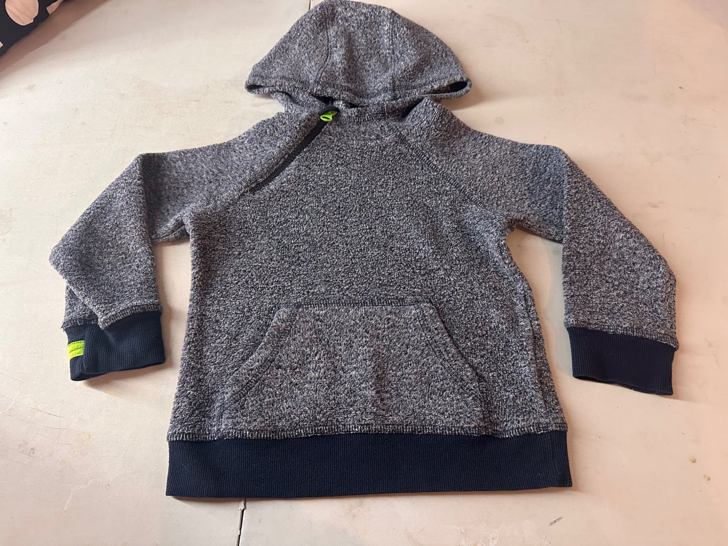 Cozy hoodie size 3T, Kids 3T