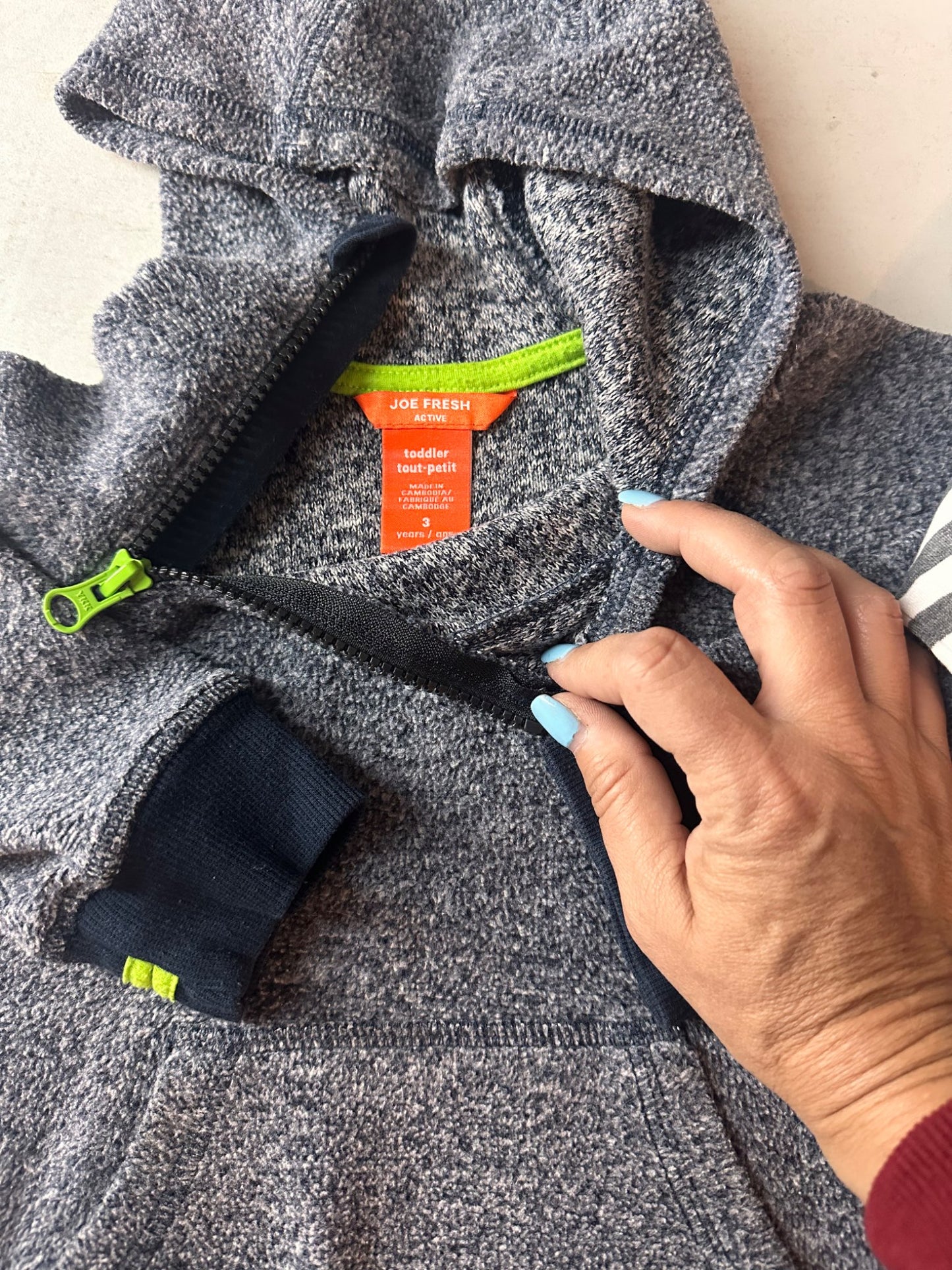 Cozy hoodie size 3T, Kids 3T