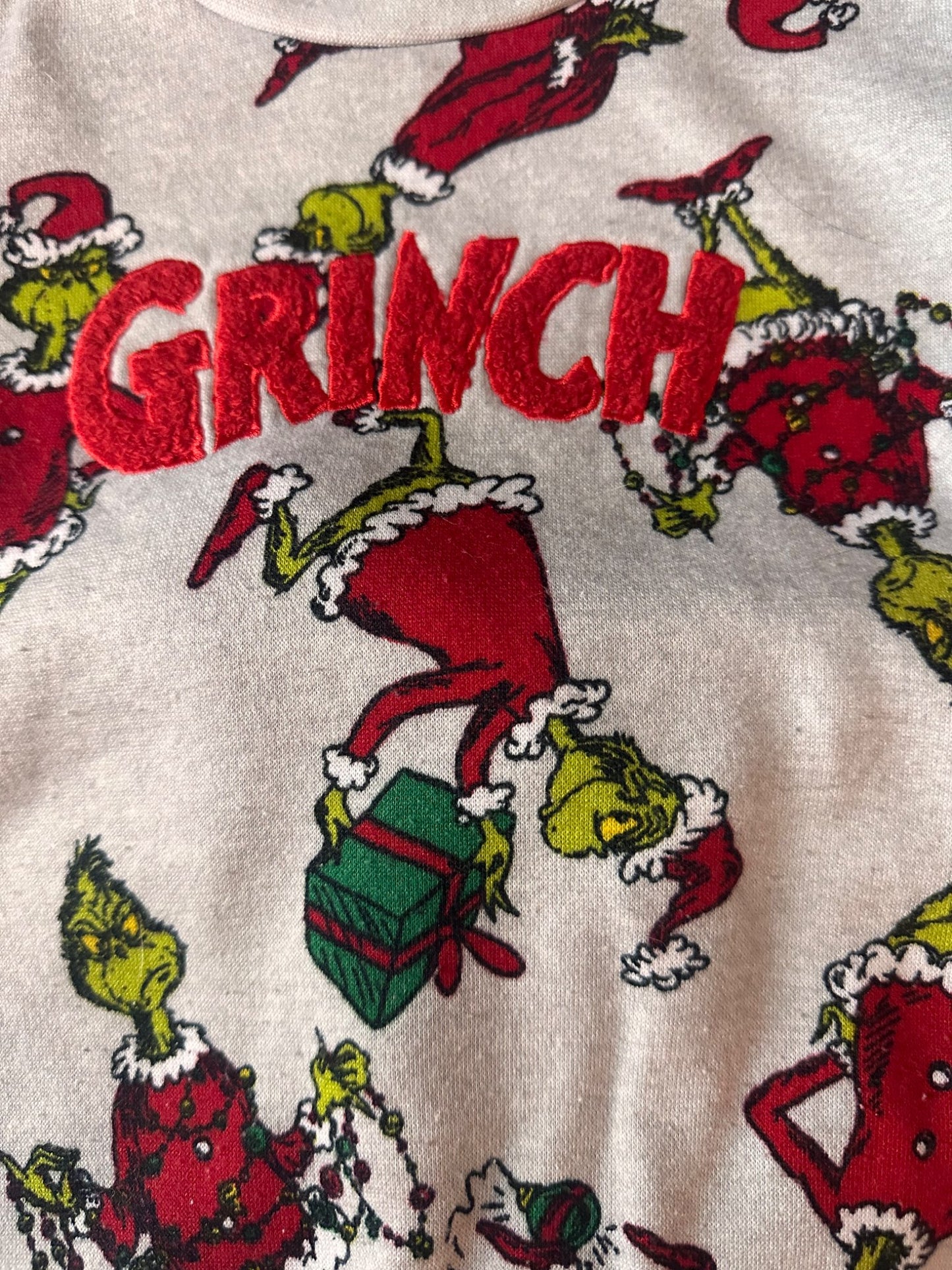 Grinch sweatsuit size 3T, Kids 3T