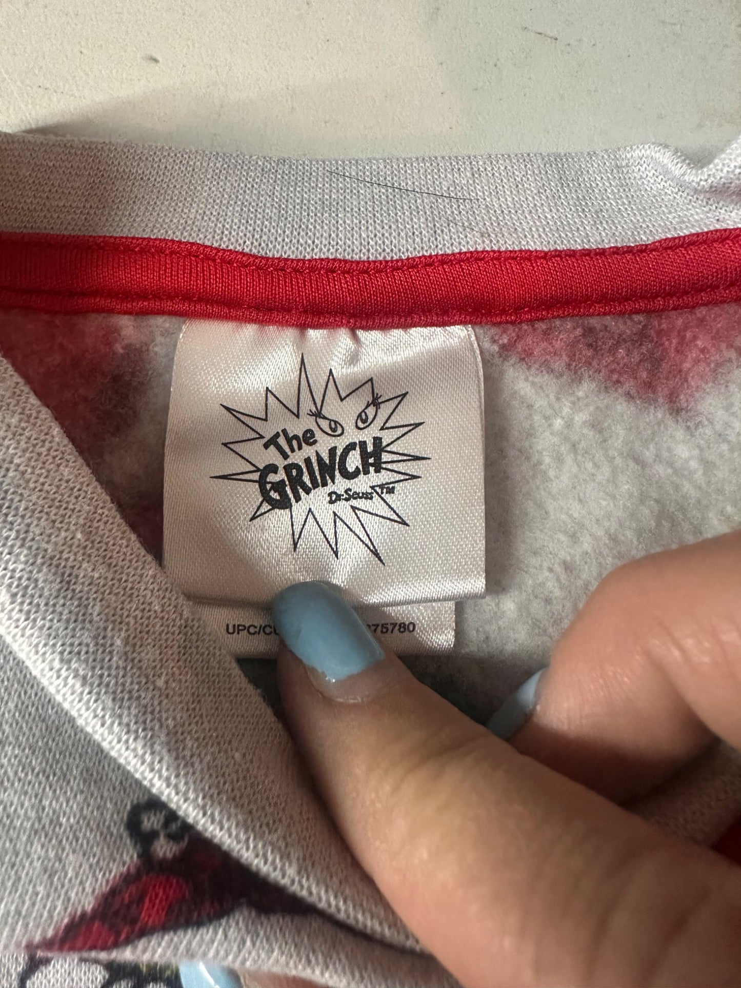 Grinch sweatsuit size 3T, Kids 3T