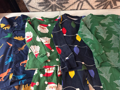4 Christmas pjs size 3T, Kids 3T