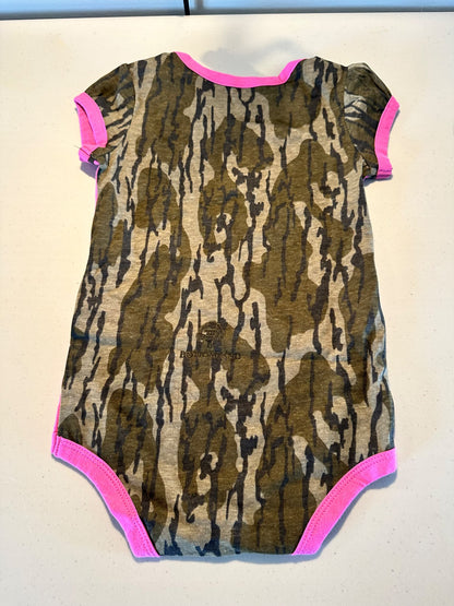 Brand new Carhartt onesie 12-18mo, Kids 18 Month (12-18M)