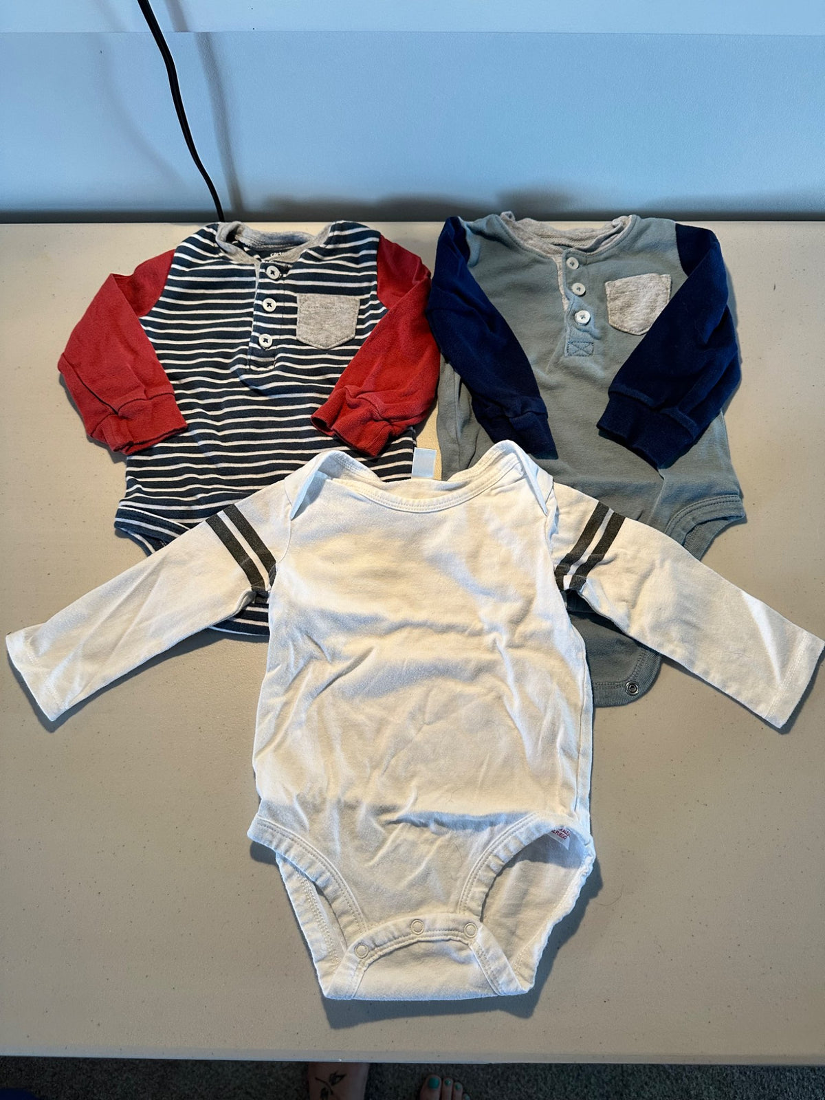 Onesie lot 6-9mo, Kids 9 Month (6-9M)