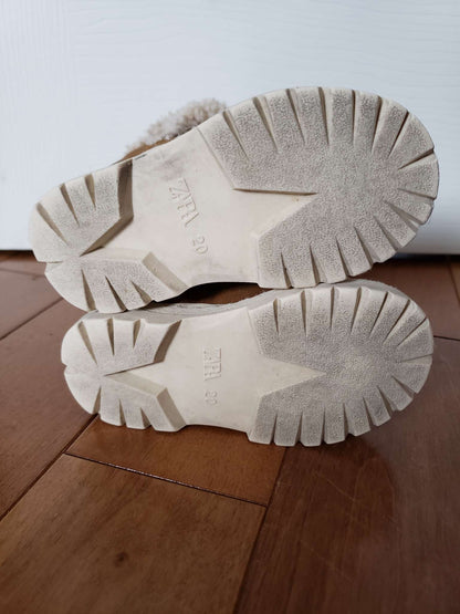 4T (EU20) Zara faux fur boots, Shoes 4 (Baby: 0-12 mth)