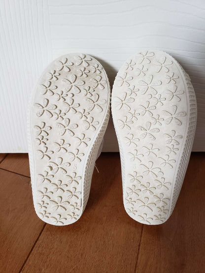 5T lavender day care shoes, Shoes 5 (Walkers:12-24 mth)