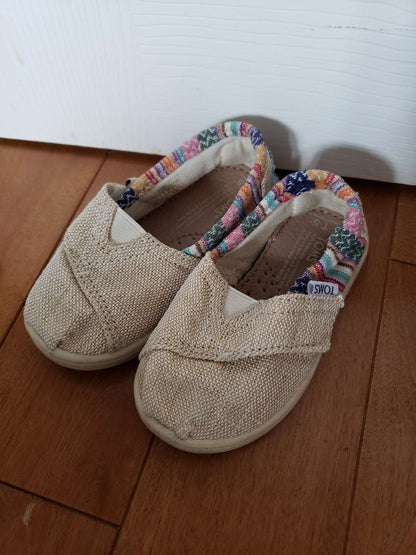 5T Toms, Shoes 5 (Walkers:12-24 mth)