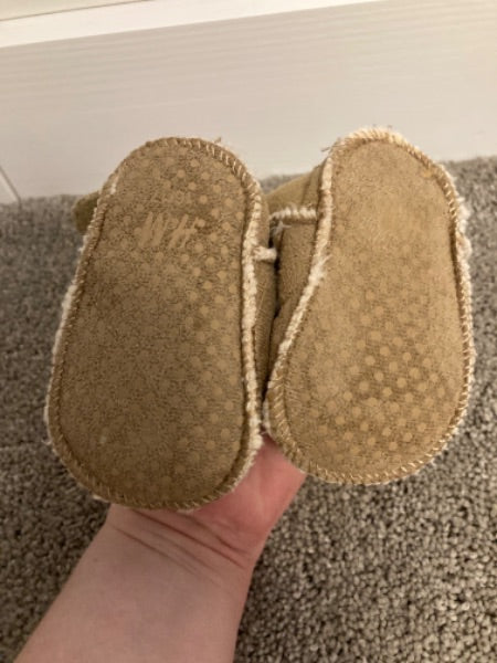 Bear Booties - size 1/2 Baby , Shoes 1 (Baby: 0-12 mth)