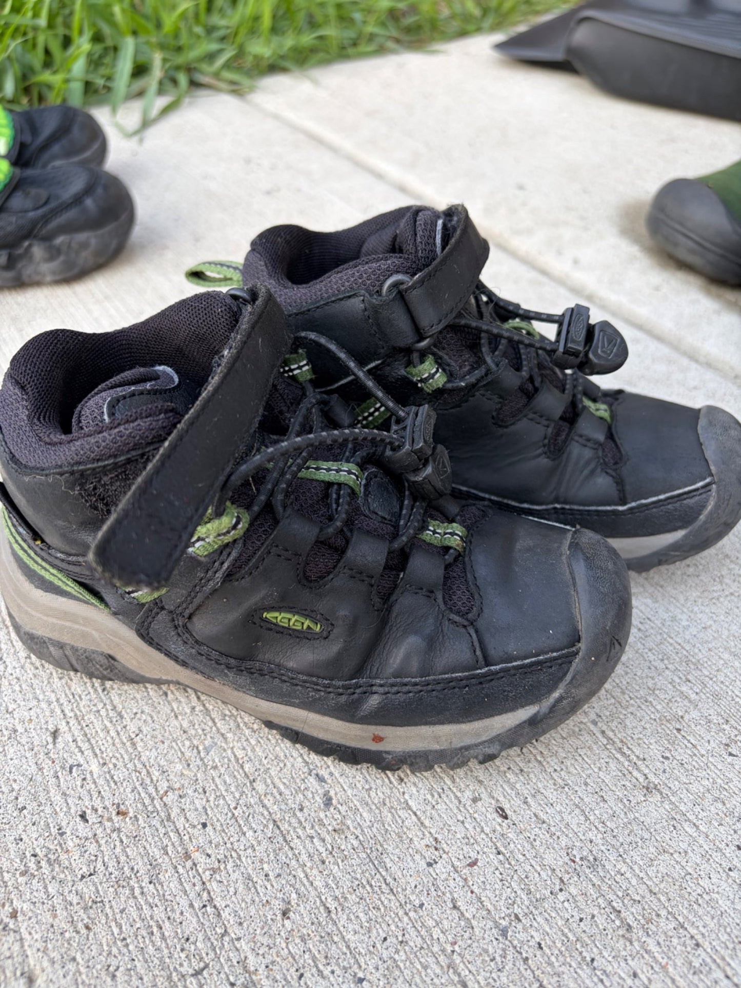 Keen hiking boots, Shoes 10 (Toddler:2-4yr)