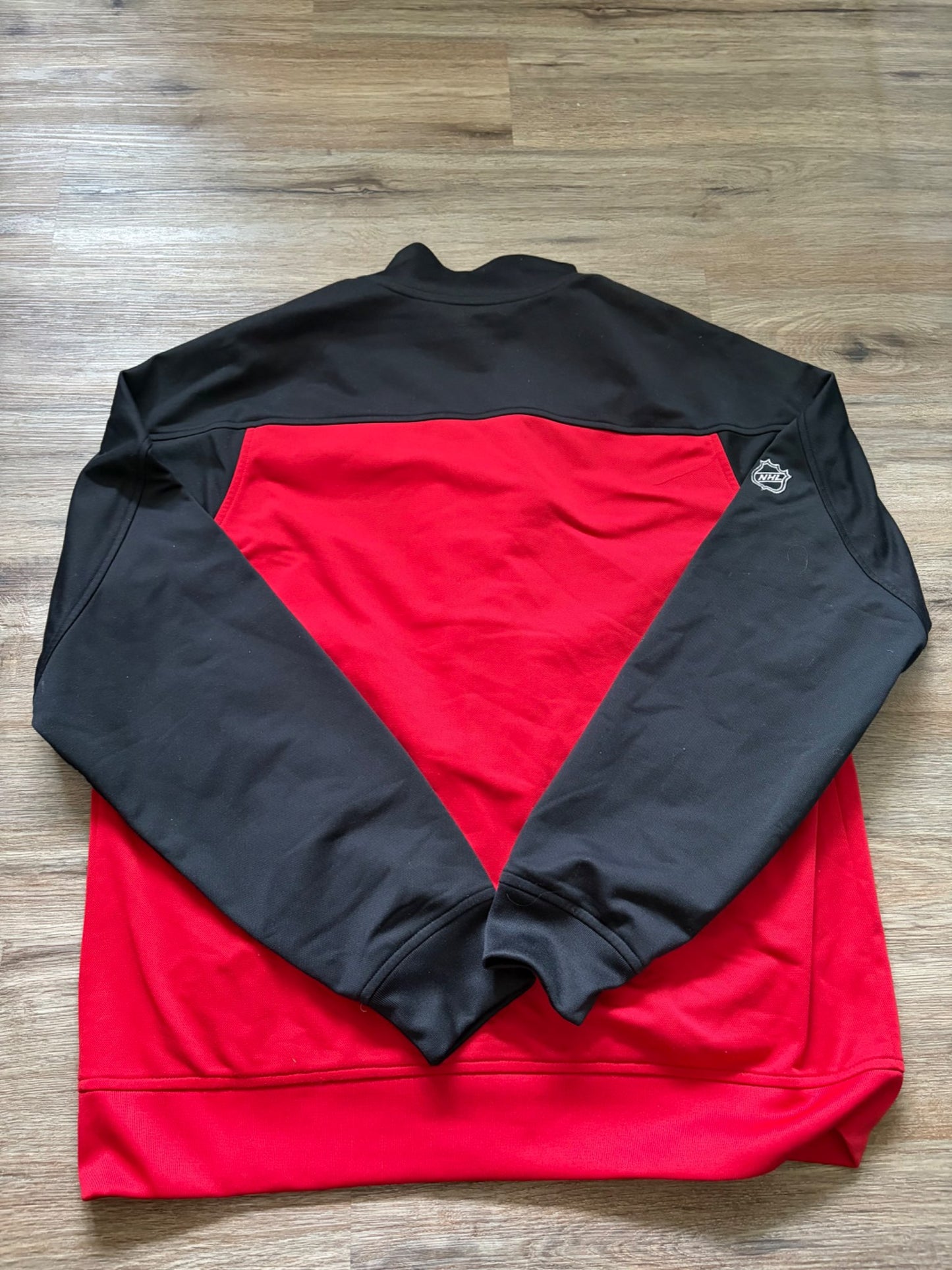 Calgary Flames zip up sweater, Kids 16