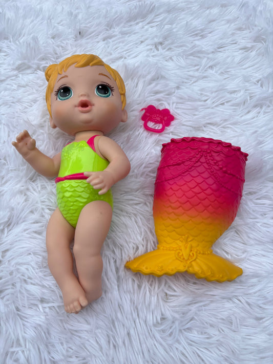 BABY ALIVE LIL’ Splashes Mermaid - water play baby doll