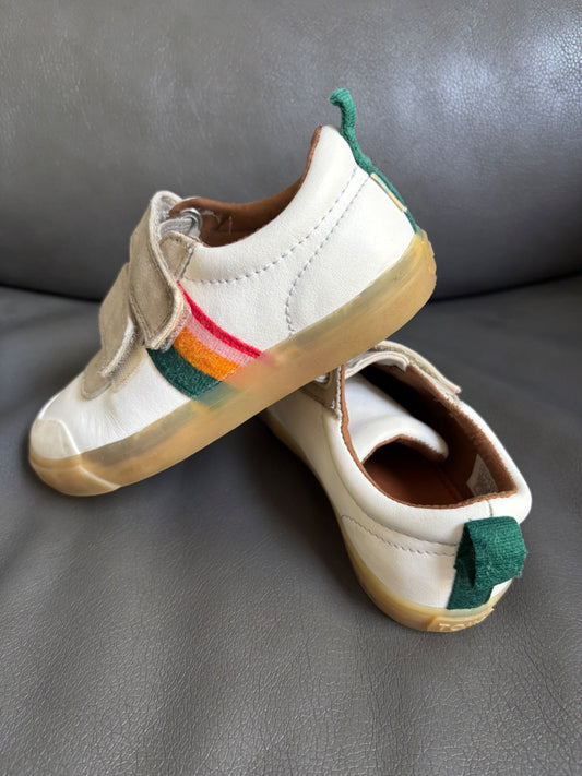 Size Y12 leather Velcro TOM’s , Shoes 11.5 (Toddler:2-4yr)