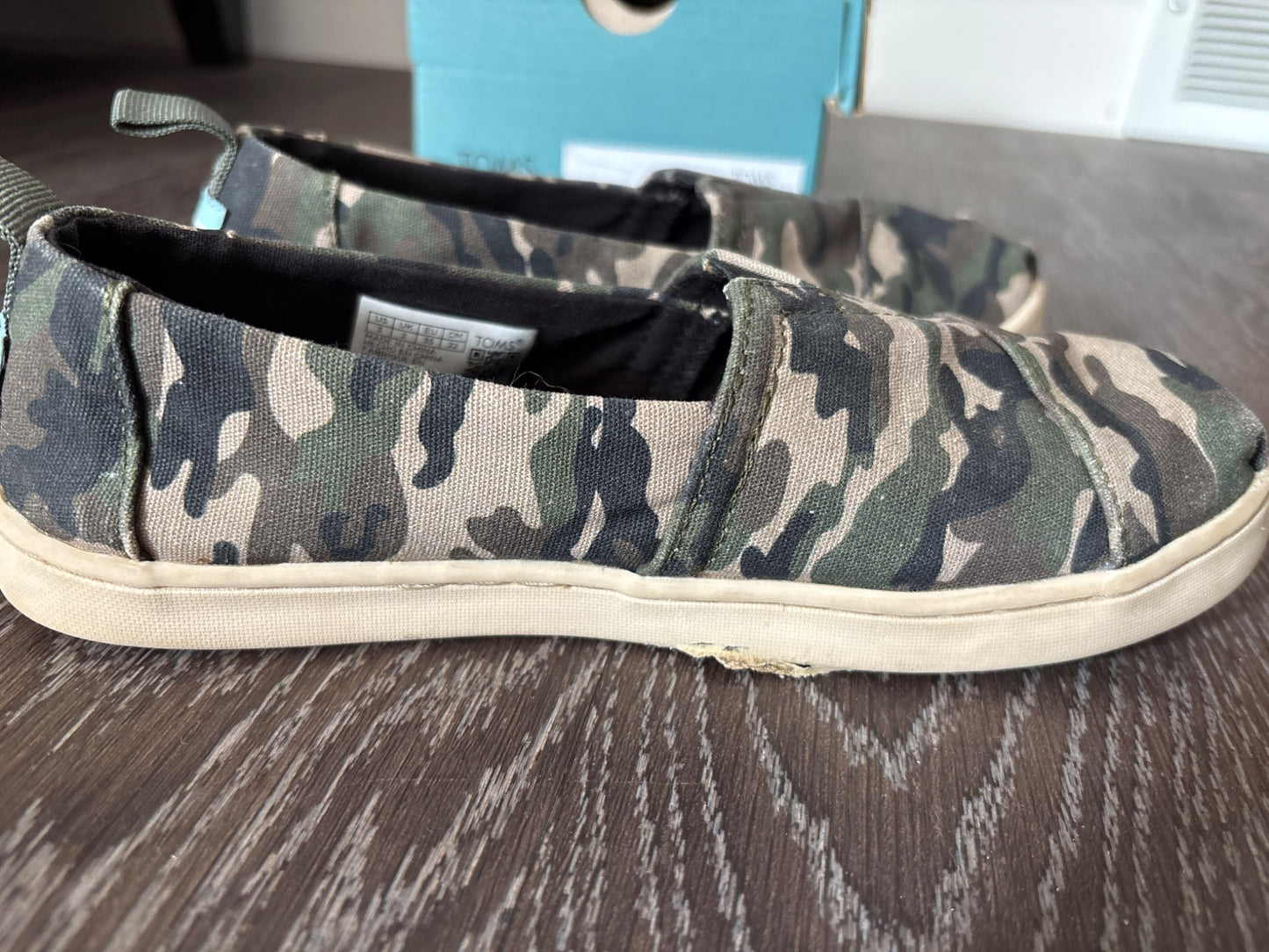 Size 2/Y3 TOM’s alpargata multi classic camo print shoes, Shoes 2 (Kids:4-8yr)