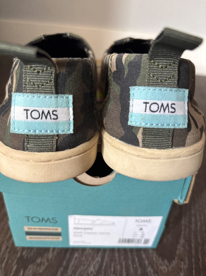 Size 2/Y3 TOM’s alpargata multi classic camo print shoes, Shoes 2 (Kids:4-8yr)