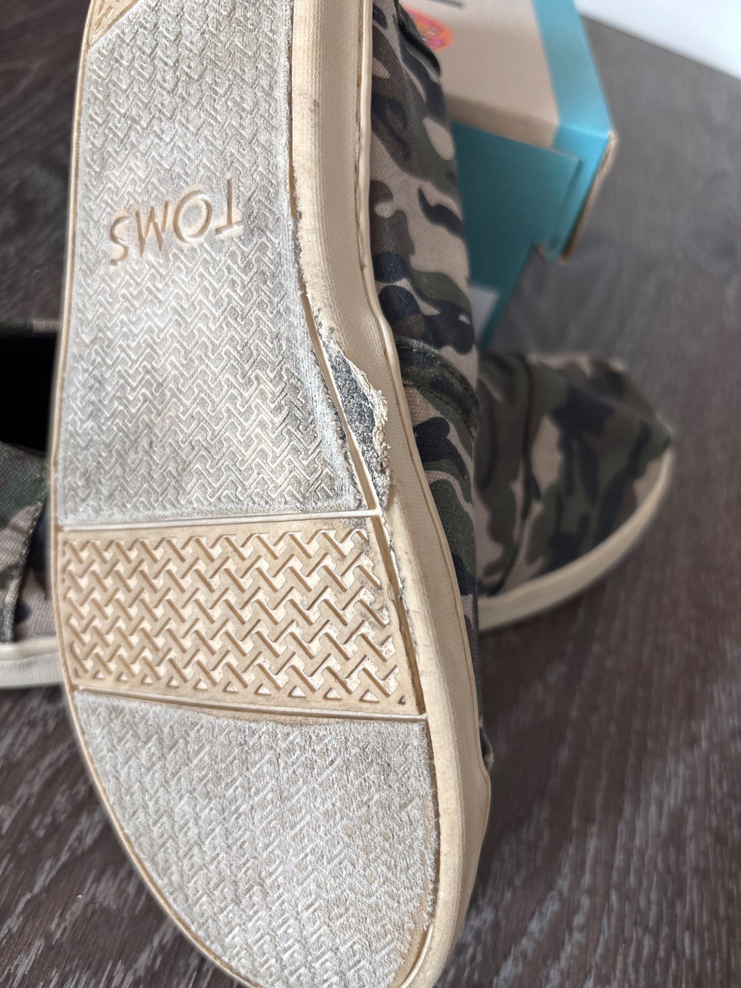 Size 2/Y3 TOM’s alpargata multi classic camo print shoes, Shoes 2 (Kids:4-8yr)