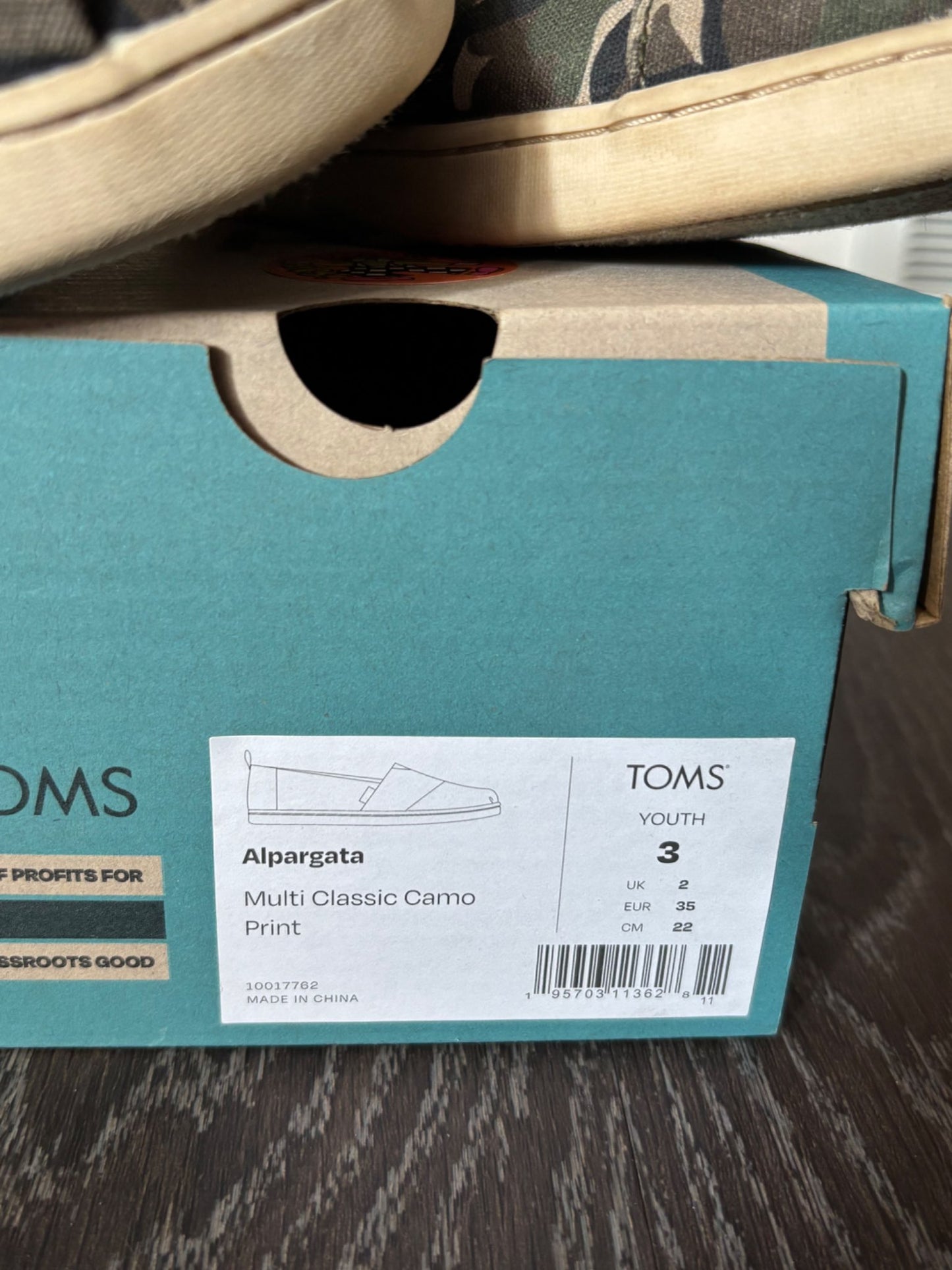 Size 2/Y3 TOM’s alpargata multi classic camo print shoes, Shoes 2 (Kids:4-8yr)