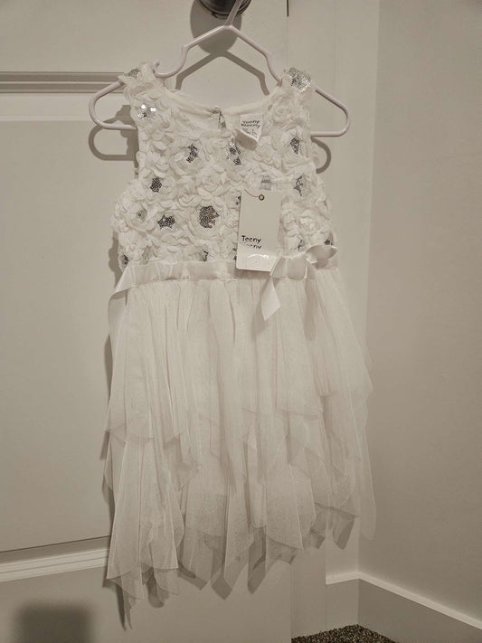 NWT Cute white dress for toddler girls, Kids 24 Month (18-24M)
