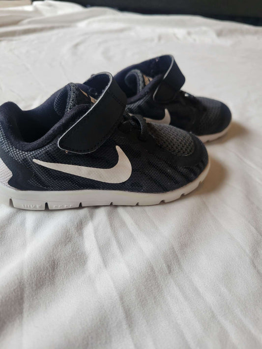 Black Nike Running shoes- White Swoosh (Size 8), Shoes 8 (Toddler:2-4yr)