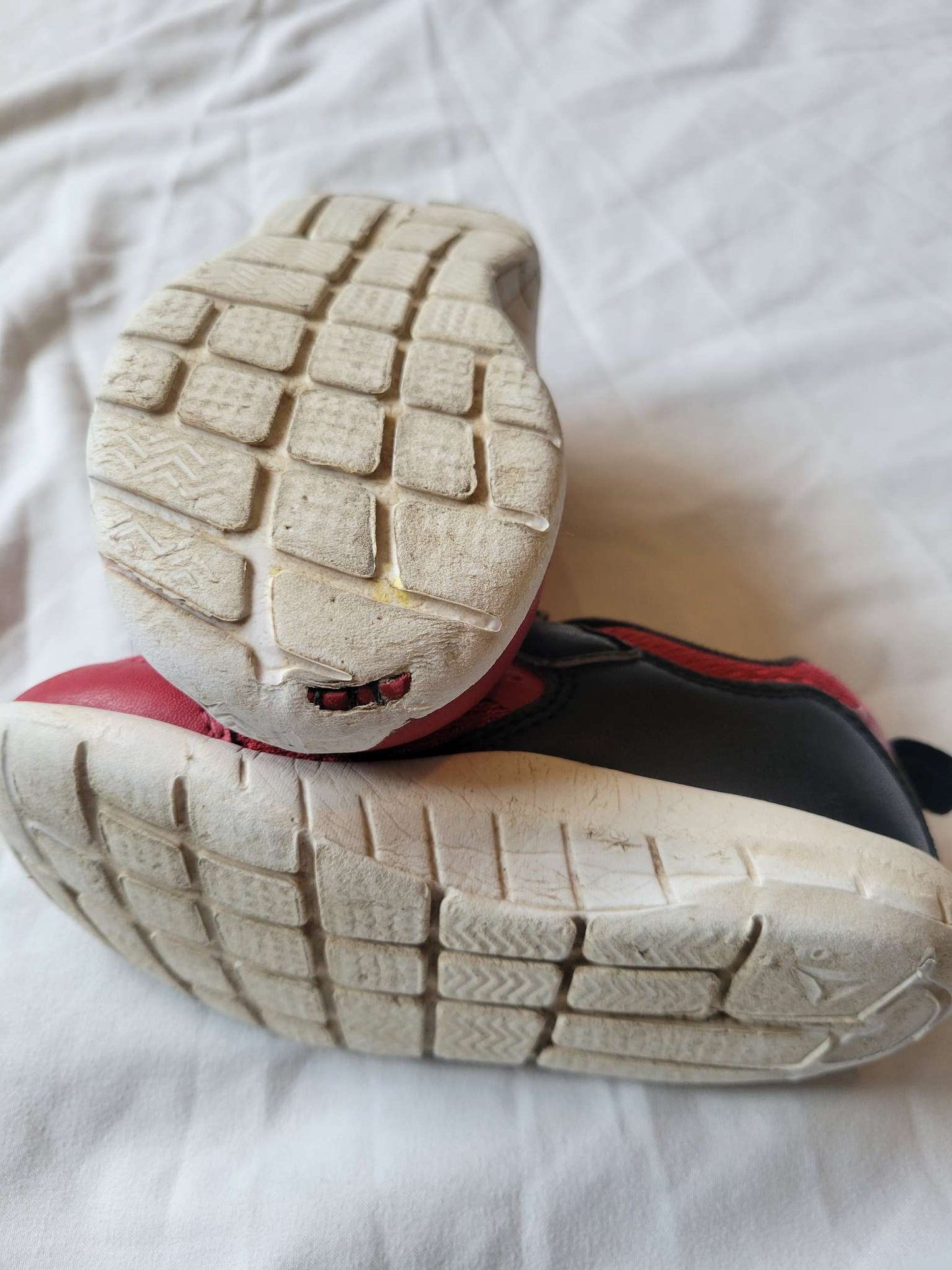 Red Rebook Sneaker Shoes - Size 8