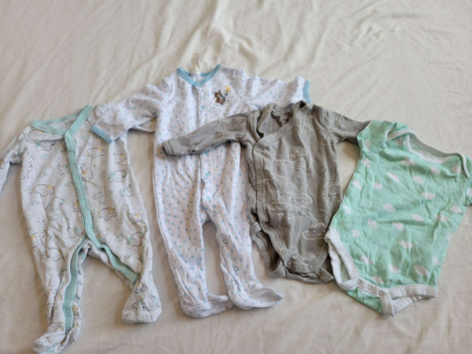 2 Footed Sleepers & 2 Onesies (Stars, Clouds, Elephants) 0-3, Kids 3 Month (0-3M)