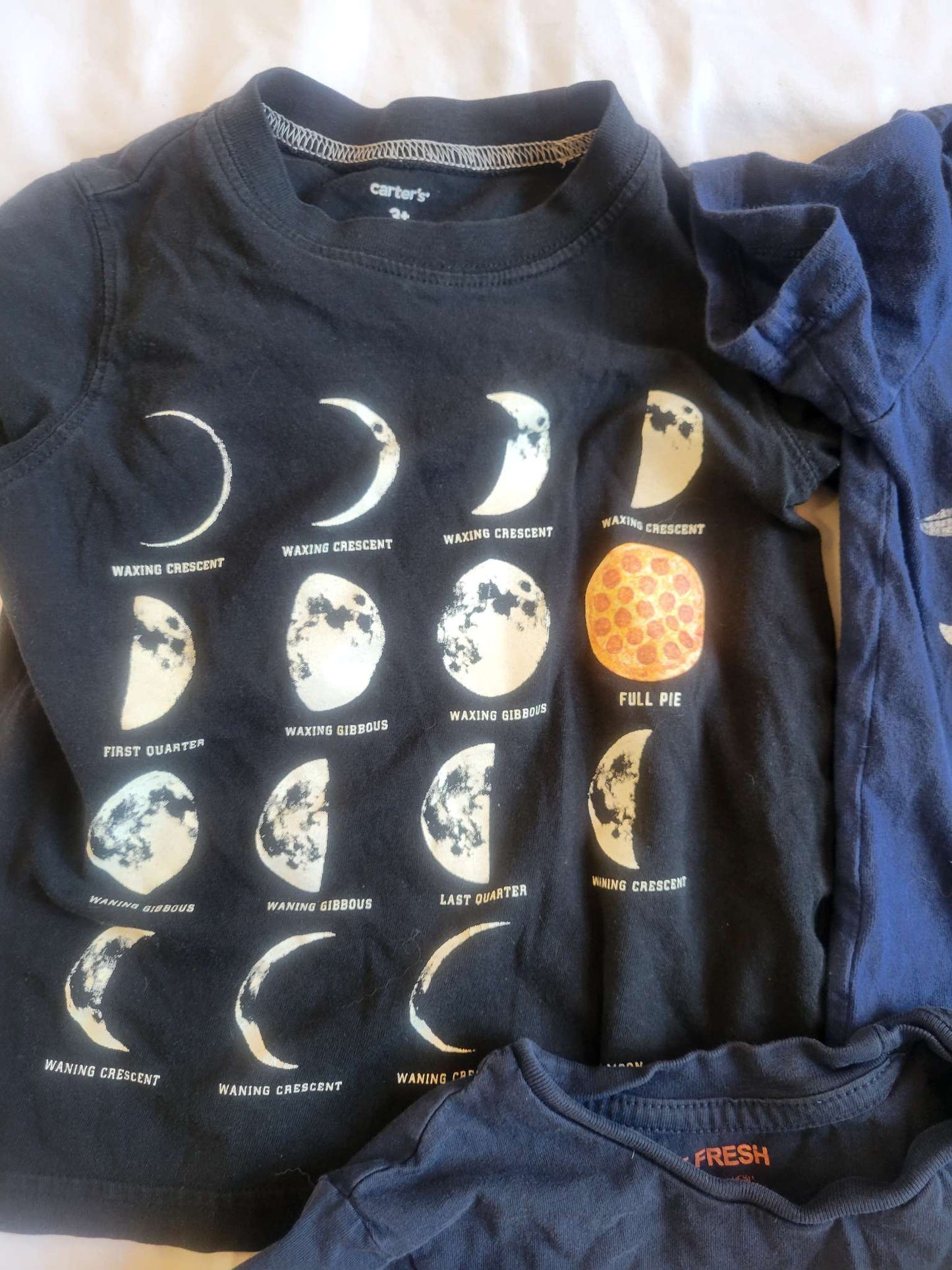 4 Shirts  - Black Moon, Blue Whales, Blue Dinos, Gray Triceratops - 3T, Kids 3T