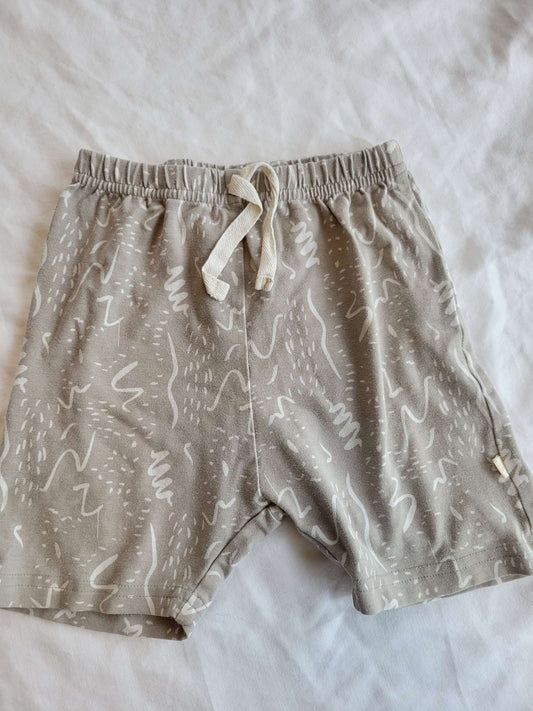Jax Lennon Shorts - Light Gray with White Line Design - Size 2/3, Kids 2T