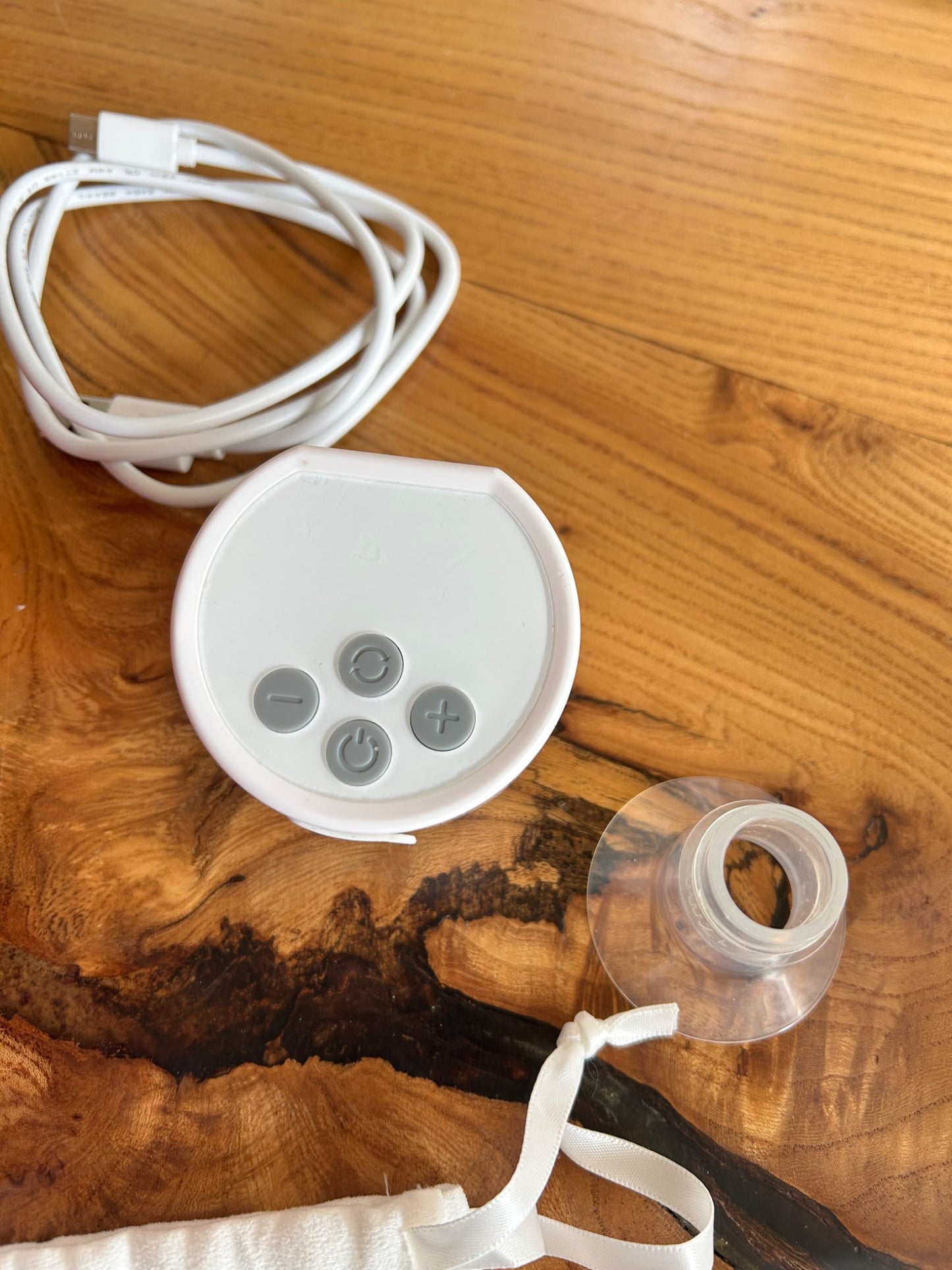 MomCozy S12 Pro Single Wearable Breast Pump EUC! Retails for $99+
