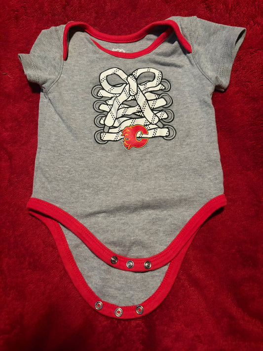 Calgary Flames Onesie - 9-12m, Kids 12 Month (9-12M)