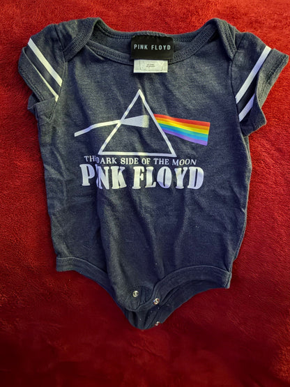 3pc Bundle of “Branded” Onesies 6m, Kids 6 Month (3-6M)